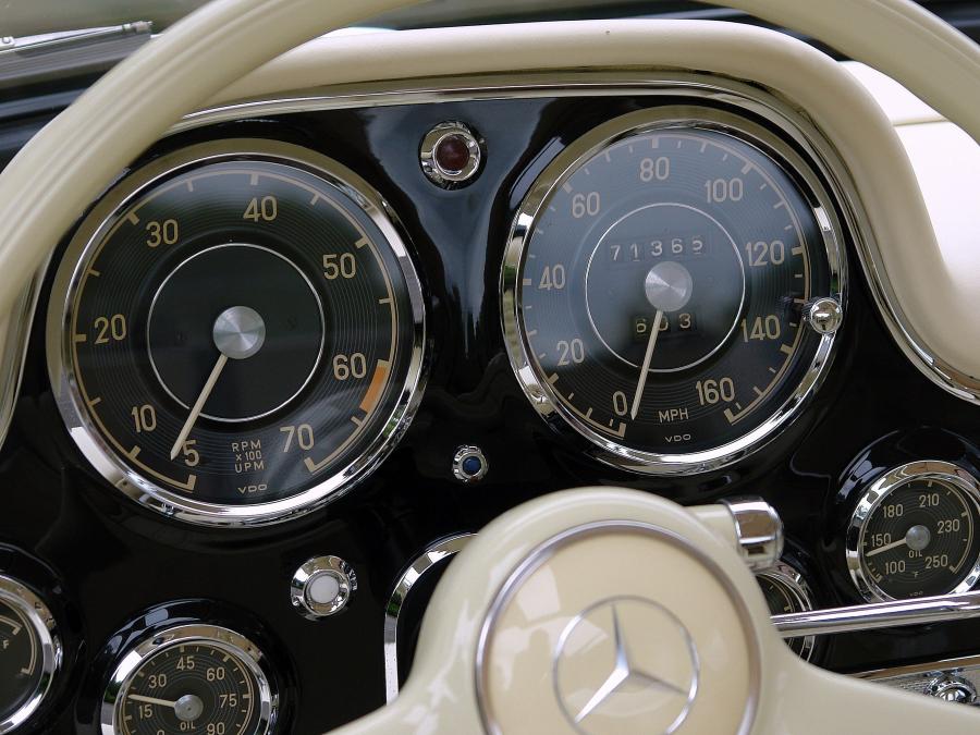 Панель приборов Mercedes-Benz 300 SL 1955 года  (фото 93 из 233)
